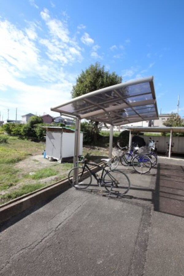 建物設備(駐輪場)