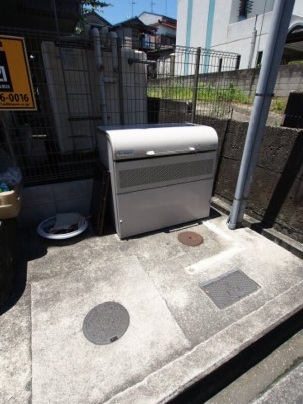 建物設備(敷地内ゴミ捨場)