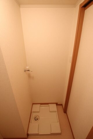 物件内観写真12　(室内洗濯機置場)