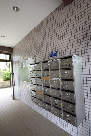 物件内観写真4　(ポスト)