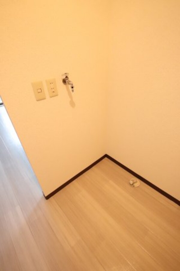 建物設備(室内洗濯機置き場)
