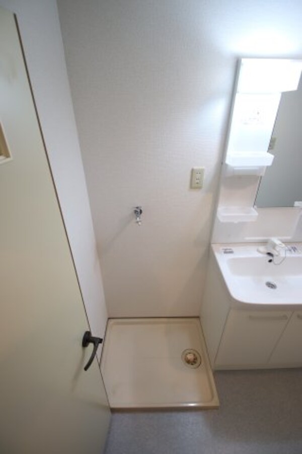 建物設備(室内洗濯機置場)