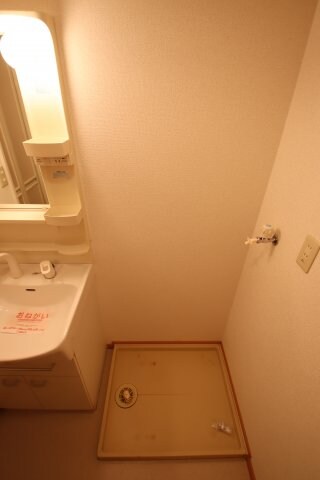 物件内観写真11　(室内洗濯機置き場)