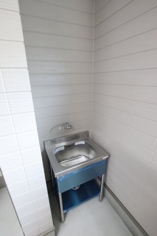 物件内観写真6　(ガレージ水栓)