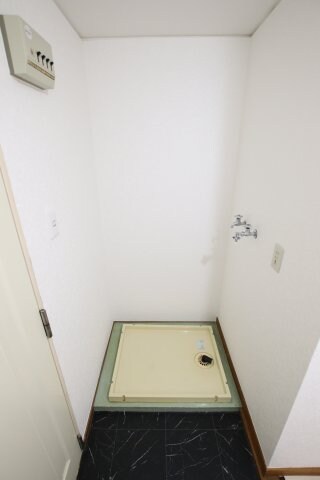 物件内観写真10　(室内洗濯機置き場)