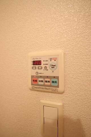 物件内観写真12　(浴室乾燥機)