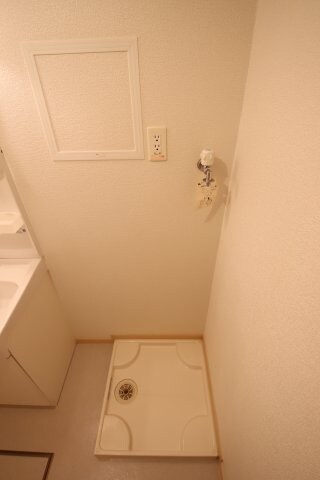 物件内観写真13　(室内洗濯機置き場)