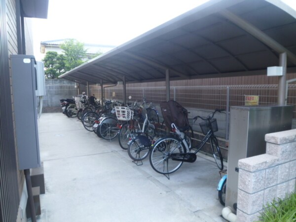 建物設備(駐輪場)