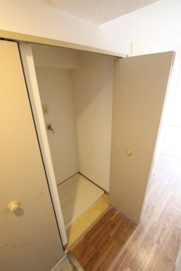 建物設備(室内洗濯機置き場)