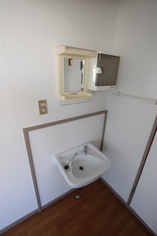 物件内観写真14　(洗面台)