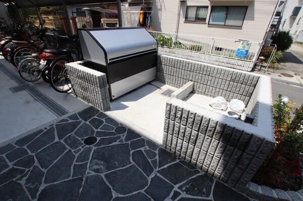 建物設備(敷地内ゴミ置き場)