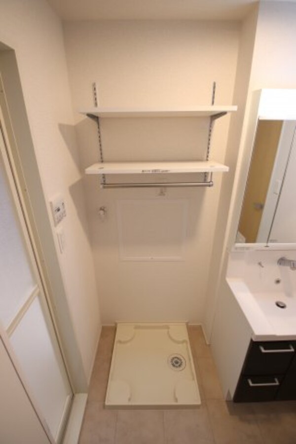 建物設備(室内洗濯機置き場)