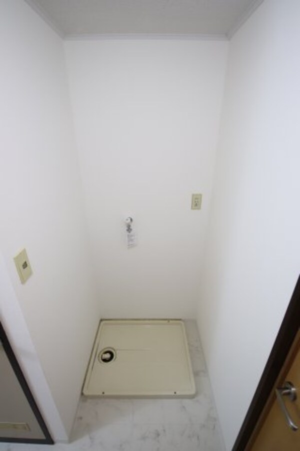 建物設備(室内洗濯機置場)