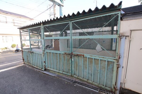 建物設備(敷地内ゴミ置き場)