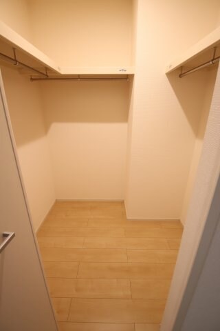 物件内観写真23　(ウォークインクローゼット)