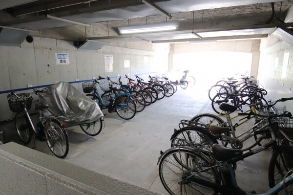 建物設備(駐輪場)