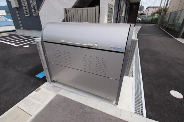 建物設備(敷地内ゴミ捨場)