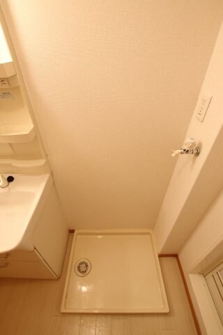 物件内観写真12　(室内洗濯機置場)