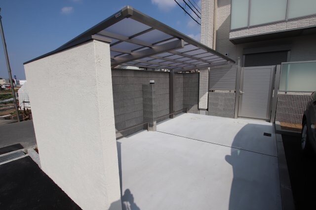 物件内観写真4　(駐輪場)