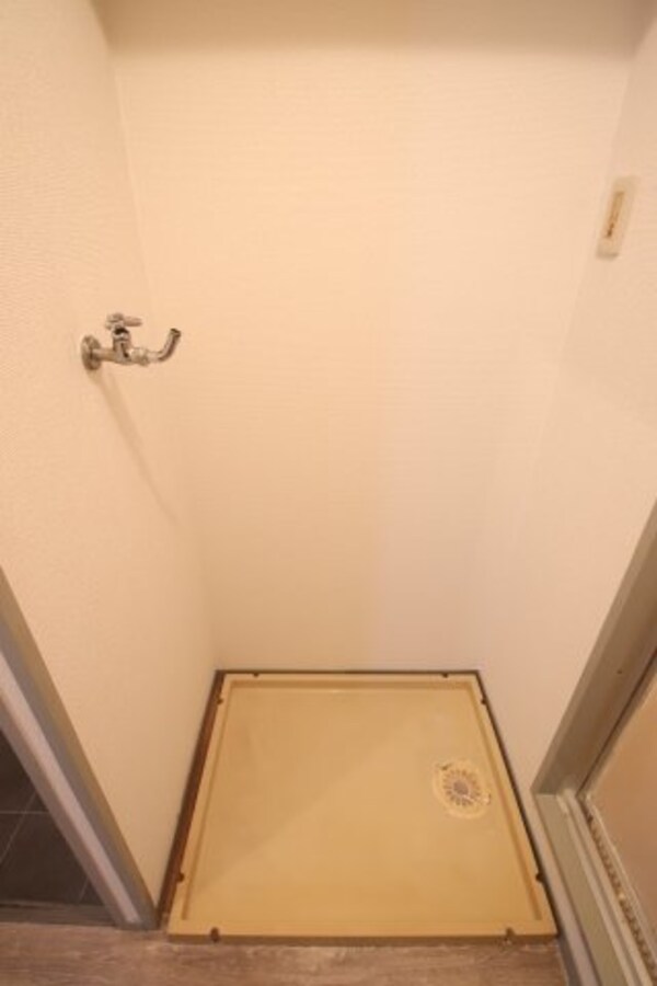 建物設備(室内洗濯機置き場)