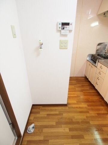 物件内観写真8　(室内洗濯機置場)