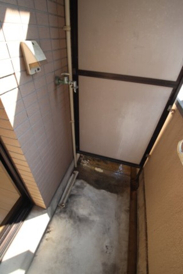 建物設備(室外洗濯機置き場)