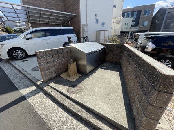 その他(敷地内ゴミ捨場)