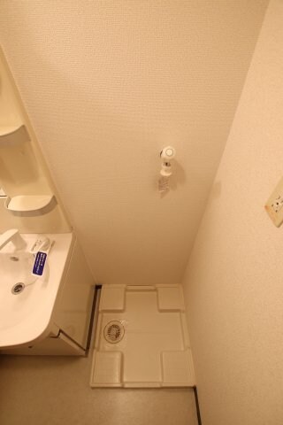 物件内観写真18　(室内洗濯機置場)