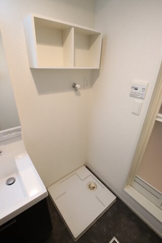 物件内観写真12　(室内洗濯機置場)