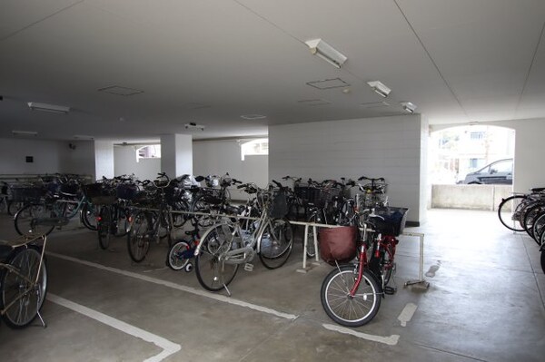 建物設備(駐輪場)