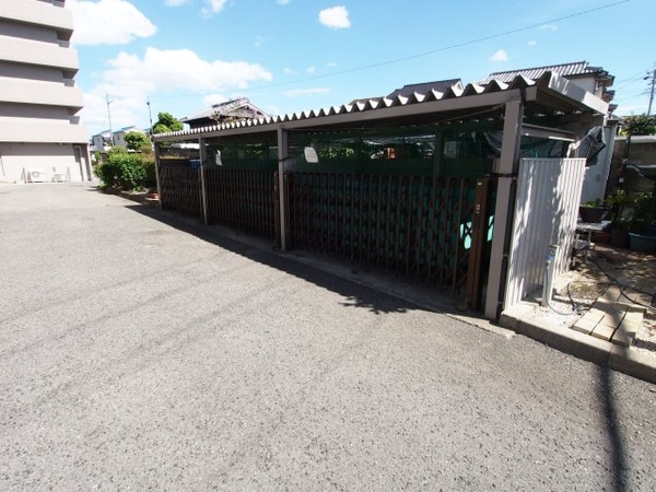 建物設備(敷地内ゴミ捨場)