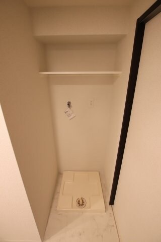 物件内観写真13　(室内洗濯機置場)