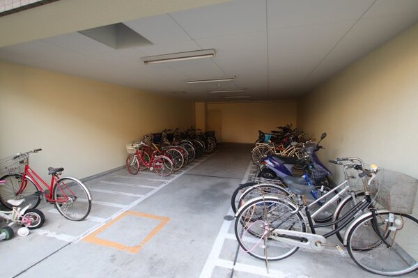 建物設備(駐輪場)