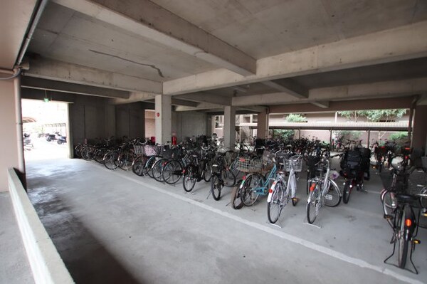 建物設備(駐輪場)