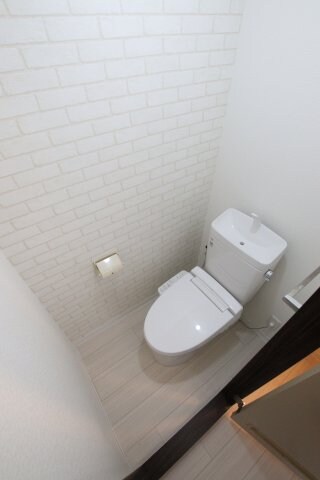 物件内観写真16　(ウォシュレット付き)