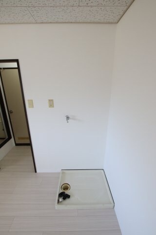 物件内観写真17　(室内洗濯機置場)