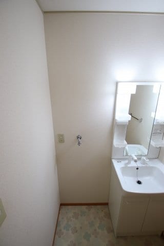 物件内観写真12　(室内洗濯機置場)