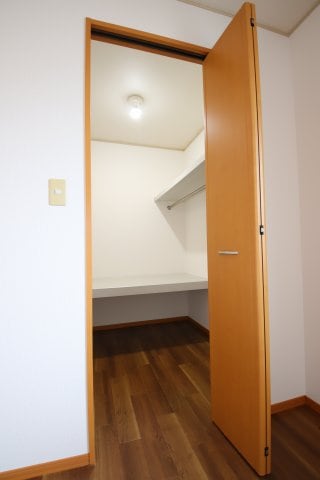 物件内観写真27　(ウォークインクローゼット)