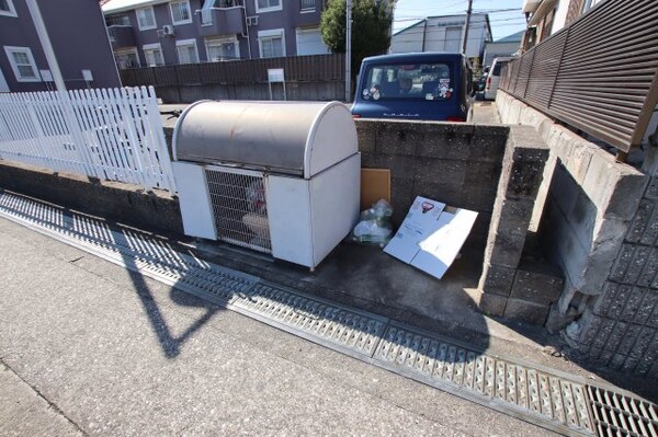 建物設備(敷地内ゴミ置き場)