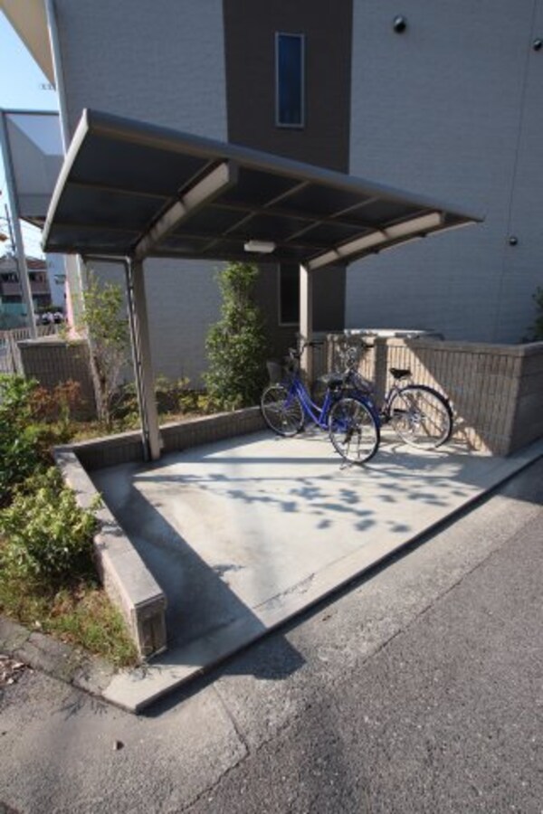 建物設備(駐輪場)