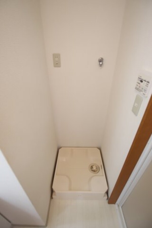 建物設備(室内洗濯機置場)
