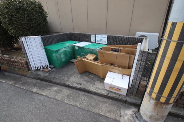 建物設備(敷地内ごみ置場)