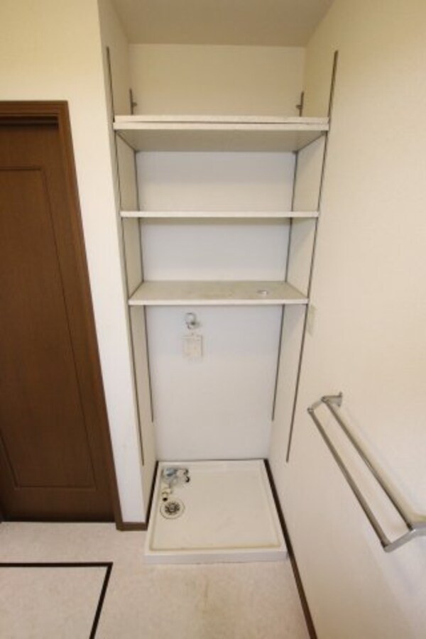 建物設備(室内洗濯機置き場)