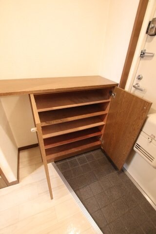 物件内観写真7　(下駄箱)