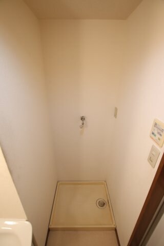 物件内観写真12　(室内洗濯機置場)