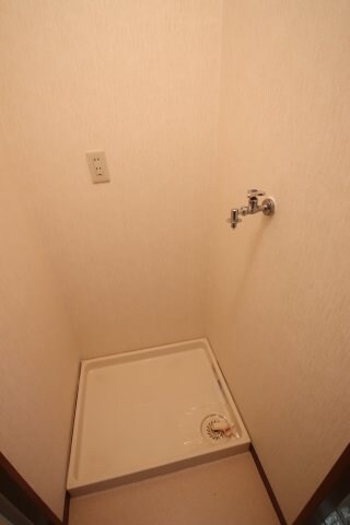 物件内観写真15　(室内洗濯機置場)