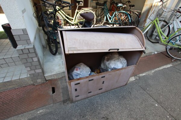 建物設備(敷地内ゴミ置き場)