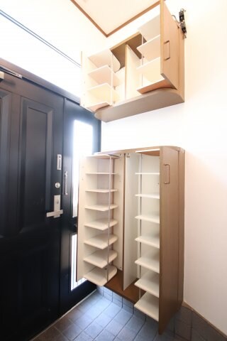 物件内観写真6　(シューズボックス)