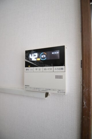 物件内観写真15　(給湯器)