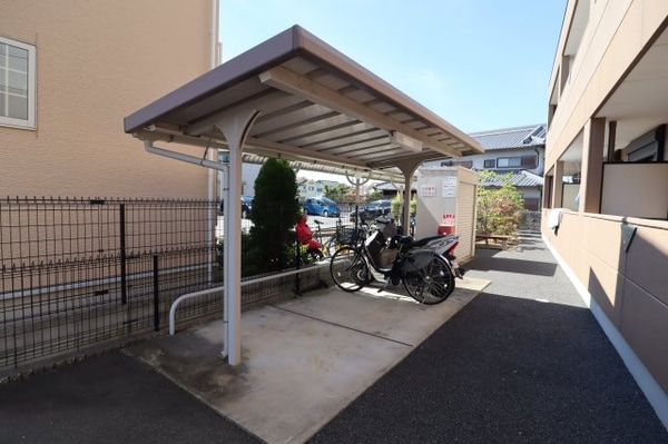 建物設備(駐輪場)